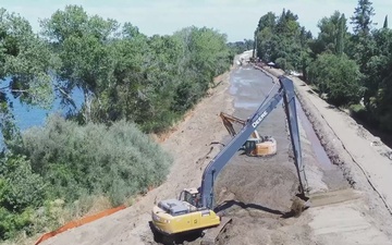 Sacramento Levee Upgrades SB Cutoff Wall (B-roll)