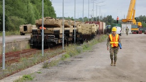 3ABCT 1CD offload tanks in Poland.