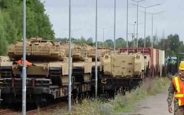 3ABCT 1CD offload tanks in Poland.
