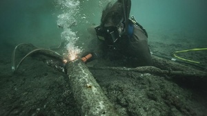 NAVSEA Equipment Removal Project Off Nanakuli Beach