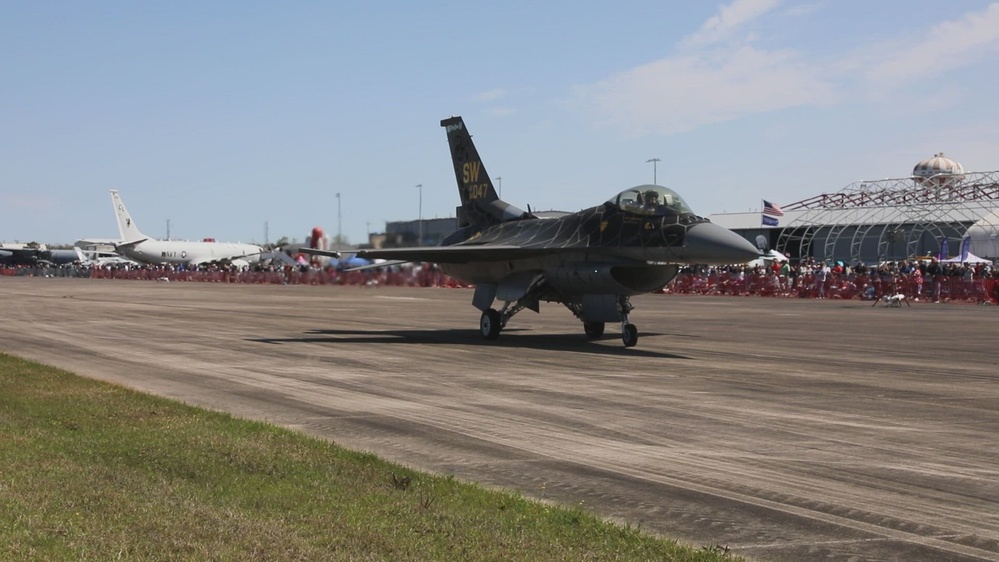 DVIDS Video Black Daggers Flag Jump at New Orleans Air Show BRoll