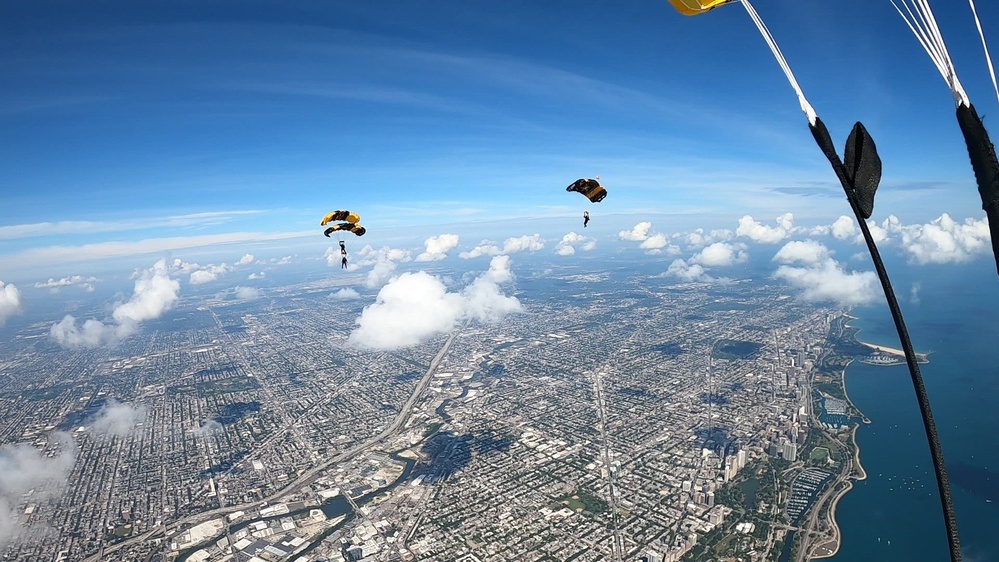 DVIDS - Video - The U.S. Army Parachute Team jumps for the Chicago Air