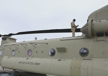 1-52nd General Support Aviation Battalion trains in Alaska's Arctic
