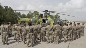 “Screaming Eagles” Soldiers conduct sling load operations and medical hoist training with Romanian Air Force