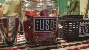 USO serving Soldiers