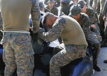 1/2 Marines conduct littoral maneuver training