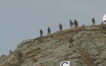 412th Test Wing kicks off 49ers vs. Rams Monday Night Football matchup with  roaring flyover