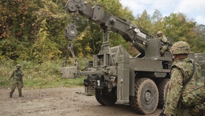 Resolute Dragon 22 | U.S. Marines with 3rd TB and JGSDF soldiers conduct Vehicle Recovery Training