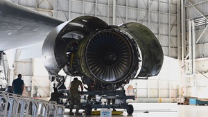 KC-10 Extender engine swap timelapse