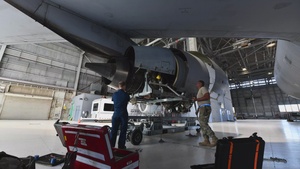 B-roll: KC-10 Extender engine swap timelapse
