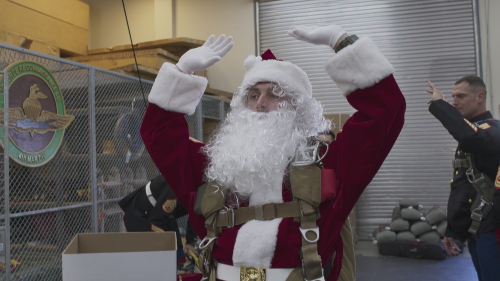 DVIDS - Video - 3rd Force Recon Operation Santa Drop B-Roll