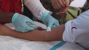USNS Comfort Sailors and the Red Cross of Honduras Conduct TCCC Training