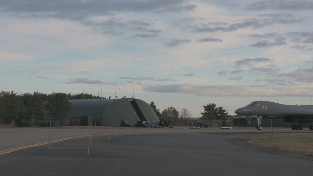 DVIDS - Video - B-1B Lancer Refueling