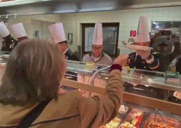 405th AFSB helps serve Thanksgiving lunch