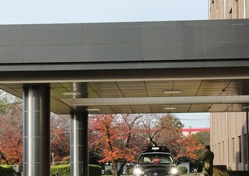 General Flynn site visit to Camp Kengun