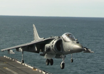 Ace of Spades Conducts Flight Deck Qualifications