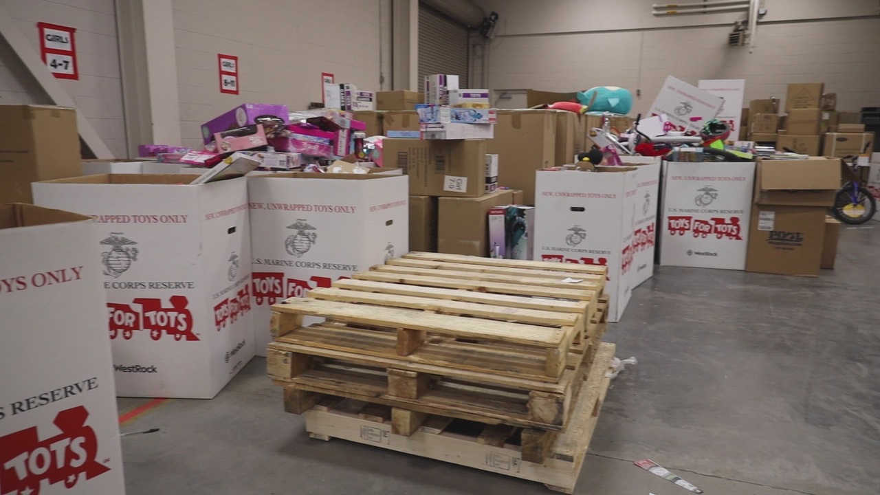 DVIDS - News - Toys for Tots and Washington Commanders Partnership