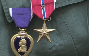 III Corps Commanding General honors Vietnam veteran with Purple Heart, Bronze Star for Valor