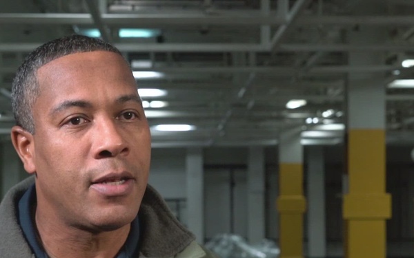 Abraham Lincoln conducts ammunition transfer with Carl Vinson