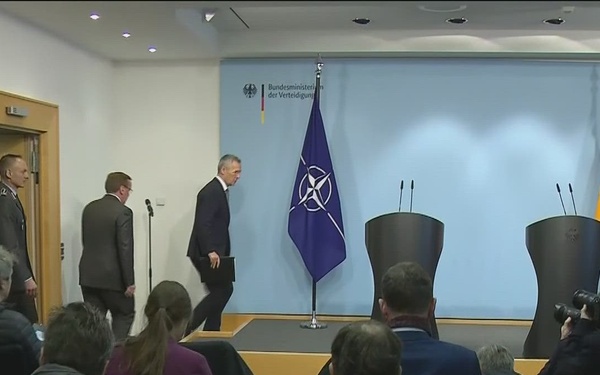Press Conference by NATO Secretary General and the Federal Minister for Defence of Germany (opening remarks)