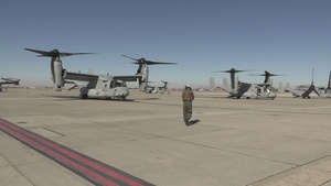VMM-261 drops cargo in the desert