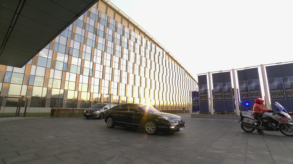 DVIDS - Video - Supreme Allied Commander Transformation (SACT) arrives at NATO HQ for the meeting of NATO Defence Ministers (Day 2)