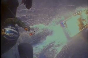 Coast Guard medevacs crewmember from fishing vessel 180 miles offshore Pensacola, Florida