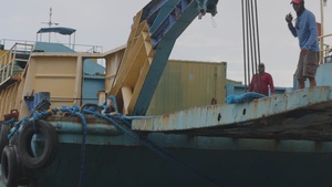 MCED Palau 23.1 – Marines offload gear
