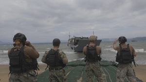Balikatan 23 | U.S. Marines with 3rd LSB Offload a Causeway Ferry