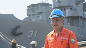 PO1 Jeffery T. Pablo Inspects BRP Pangasinan (PS-31)