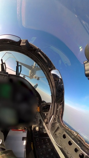 A U.S. KC-46 Pegasus refueled Finnish F/A-18s for the first time in Finland airspace