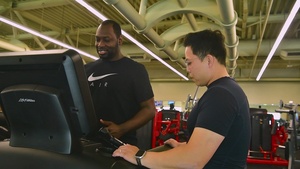 AFN Kunsan B-Roll: 8 FSS Personal Trainer Conducts Session