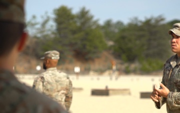 OC/T's train Hofstra University ROTC Cadets on M4A1