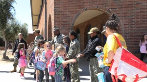 Sailors Volunteer at Operation Pals