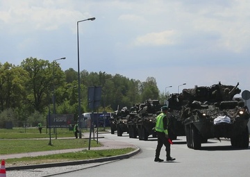 [B-roll] 2CR Rolls into Poland for Griffin Shock 23