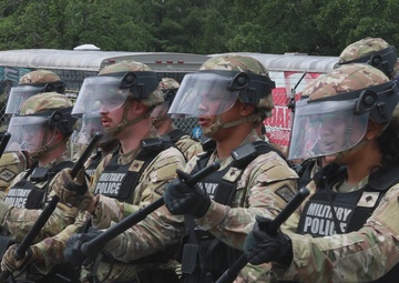 216th MPs Participate In Riot Control Exercise