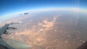 F-16 action camera video of F-22