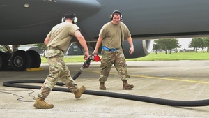 909 ARS and the 35th LRS perform hot pit refuel