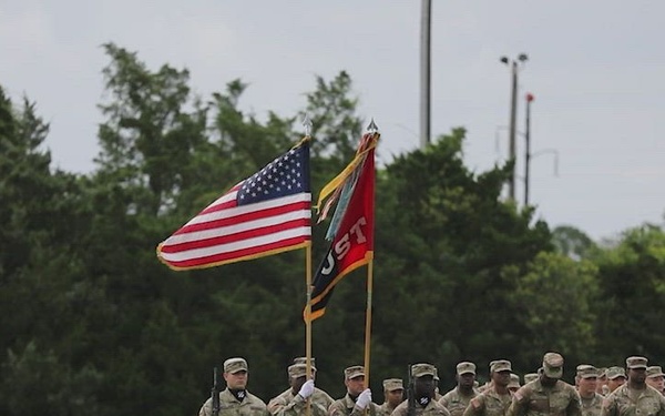 Sustainment Soldiers Welcome New Brigade Commander, Case Colors
