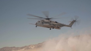 ITX 4-23: 1/25 Marines deplane a Super Stallion