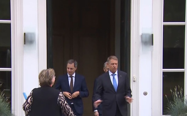 Pre-Summit dinner: Official family portrait - b-roll - 27 June 2023