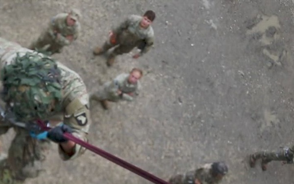 TF Mountain Soldiers are taught how to repel by Romanian Forces