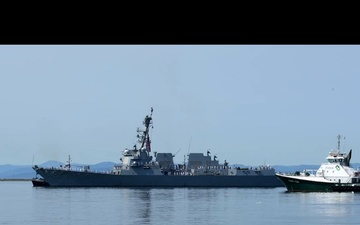 USS Momsen visits Port Angeles, Washington