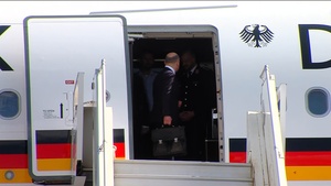 Arrival of German Chancellor at Vilnius airport
