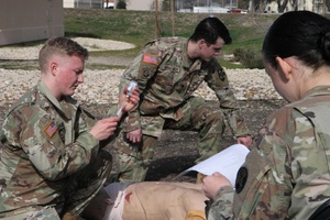 94th Training Division instructors evaluate 63W students during Comprehensive Medical Training (CMT)