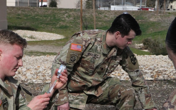 94th Training Division instructors evaluate 63W students during Comprehensive Medical Training (CMT)