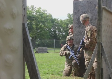 U.S. Army Reserve Soldiers conduct casualty training