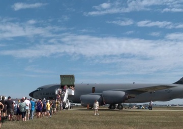 Sioux Falls Air Show hosts Iowa KC-135