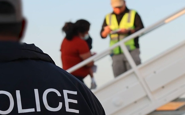 ICE conducts removal flights  to Central America Aug. 2  9:00 am
