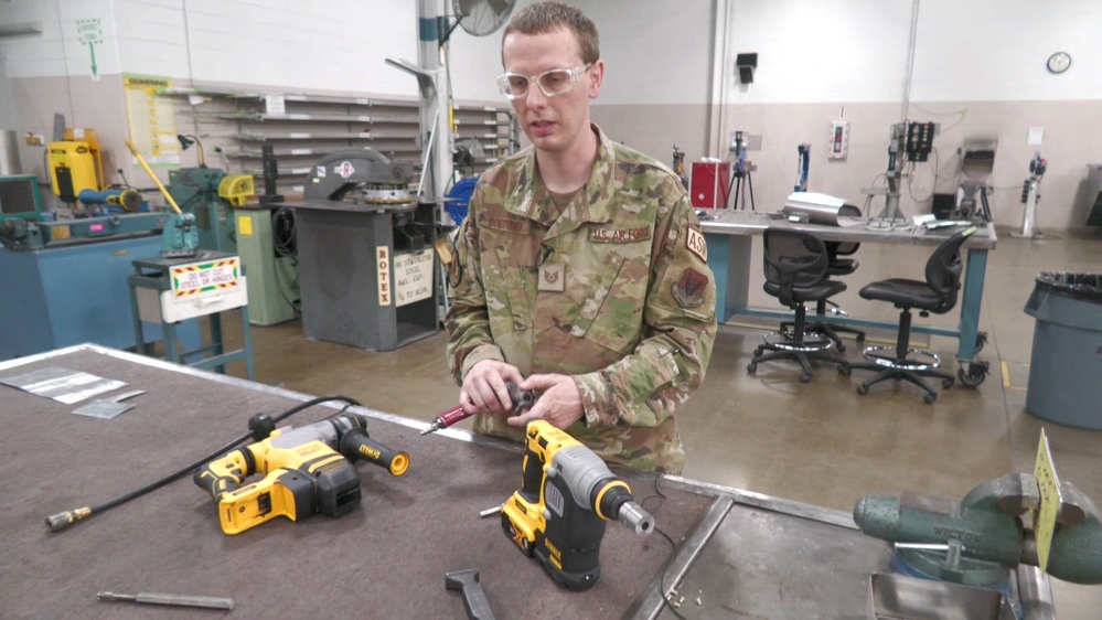 DVIDS - Video - Rivet Hammer